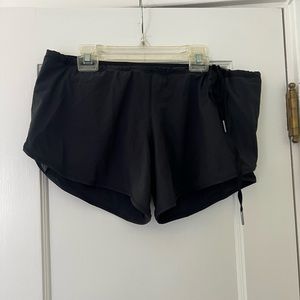 Yogasmoga Women's Yoga Short (D’OR)
Size: 8
[New]
Made in the USA